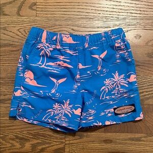 Vineyard Vines 4T swim trunks EUC